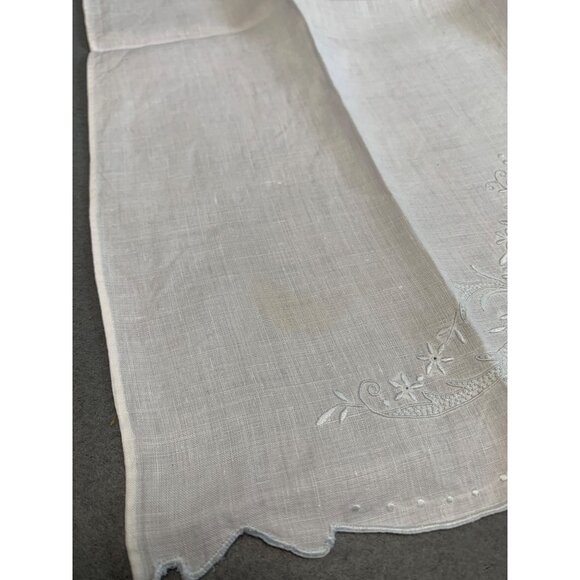 Vintage Hand-Embroidered Linen Towel Set - Floral Scenic & Intricate Designs - Picture 8 of 10